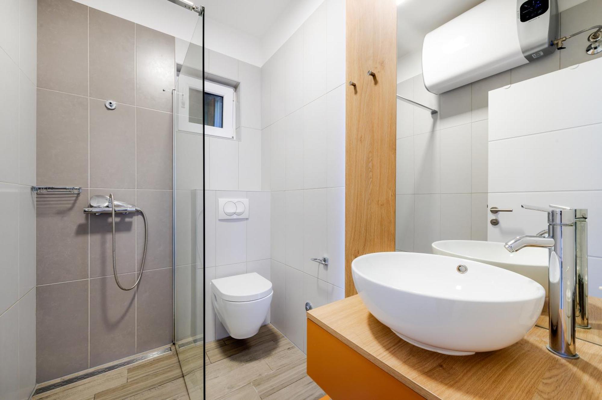 Ojra New Apartment With Seaview 시베니크 외부 사진