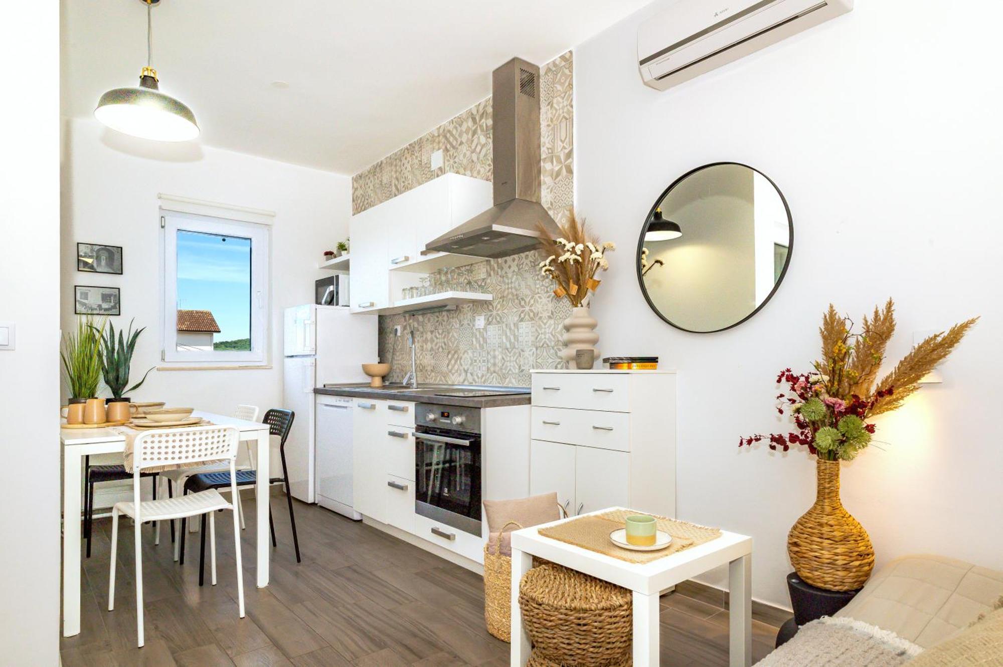 Ojra New Apartment With Seaview 시베니크 외부 사진