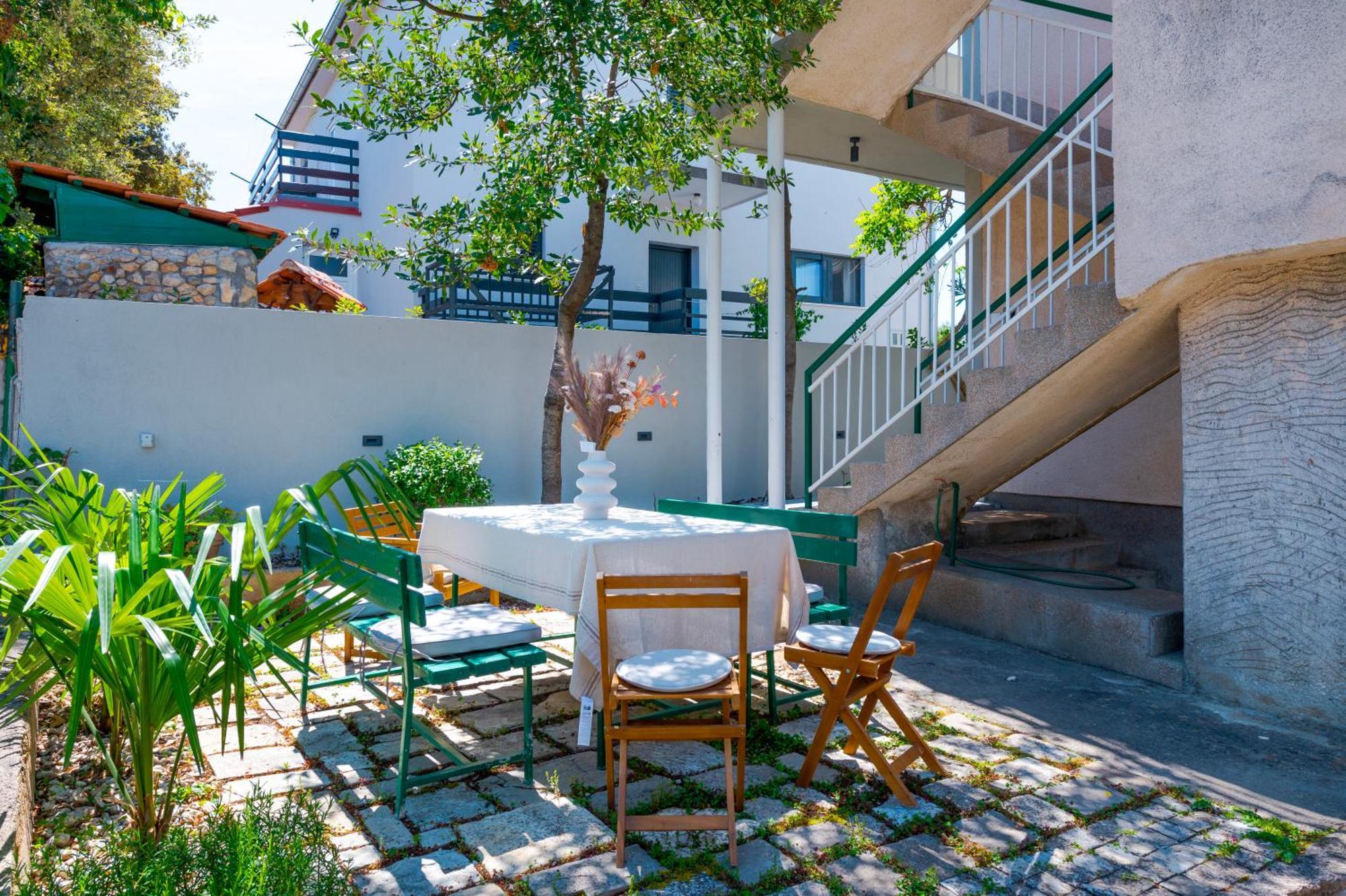 Ojra New Apartment With Seaview 시베니크 외부 사진
